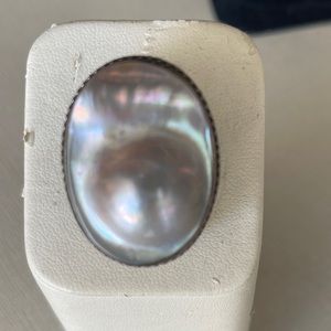 STERLING SILVER & MAVE PEARL RING